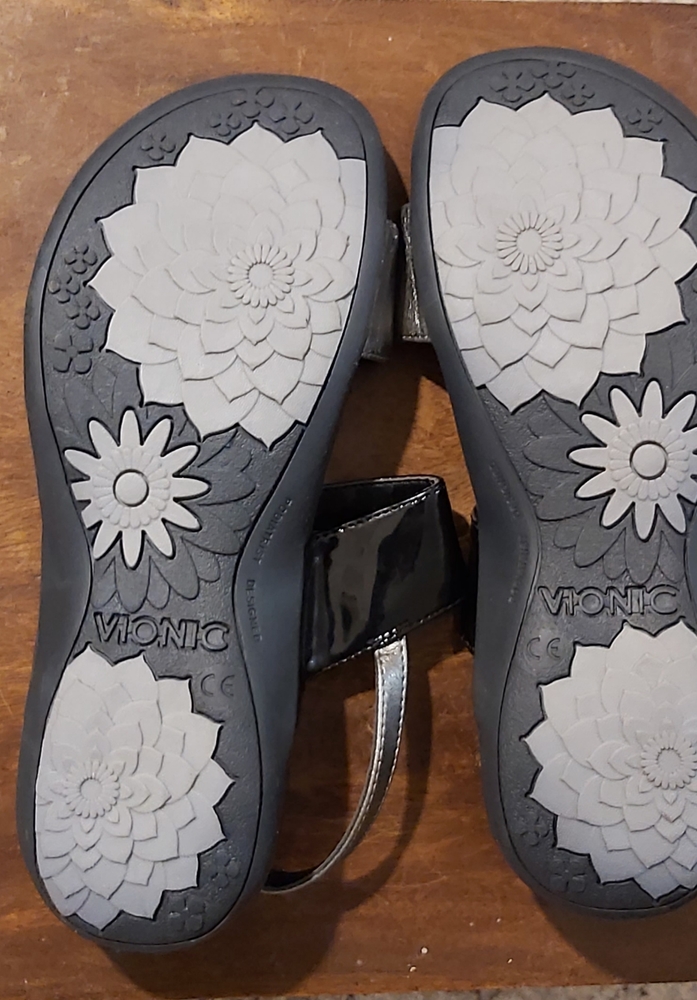 Vionic sandals - Picture 2 of 3